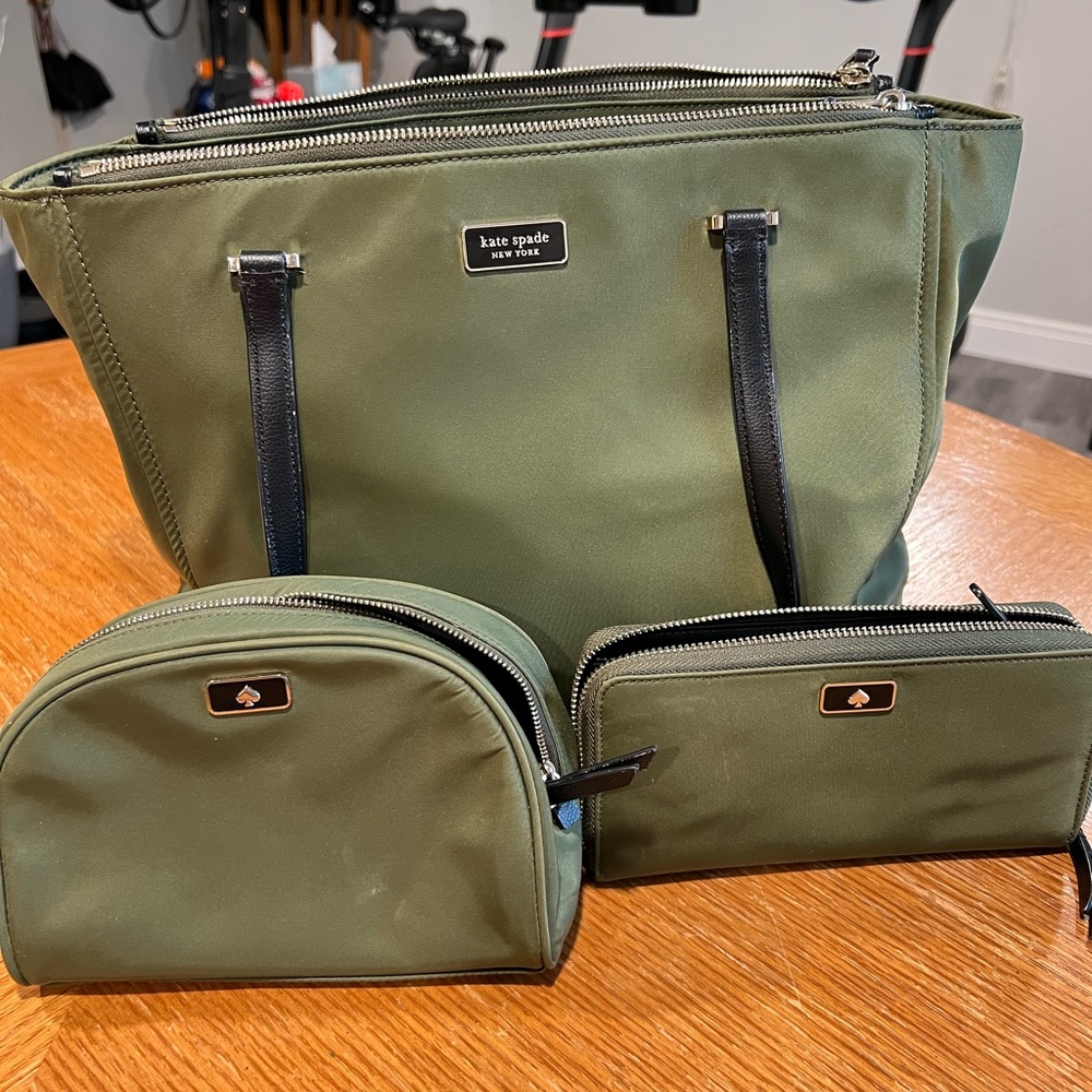Kate Spade purse/work bag, wallet and makeup case!